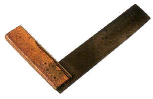 Equerre_28cm2.jpg (35504 octets)